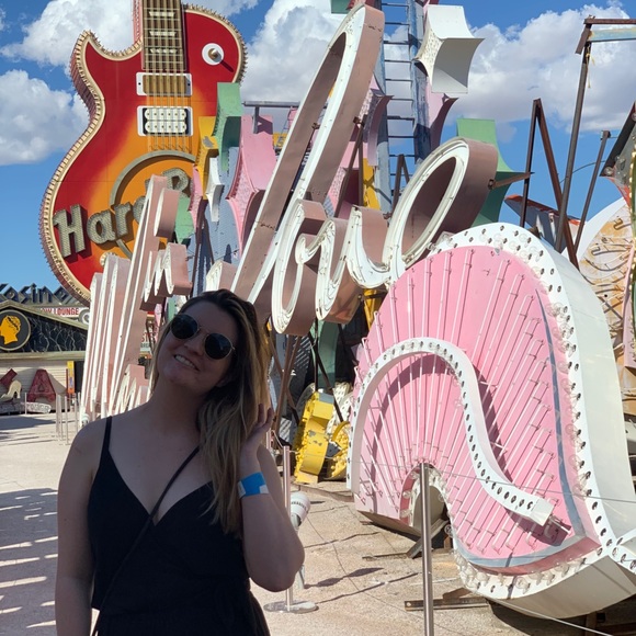 Meet your posher - Picture 1 of 2